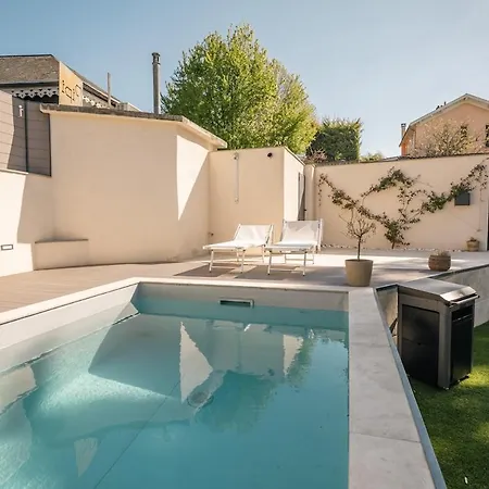 Jardin Des Forts Avec Piscine, 2 Et Climatisation Proche De Lyon