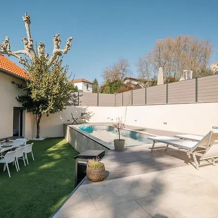 Jardin Des Forts Avec Piscine, 2 Et Climatisation Proche De Lyon Villa *