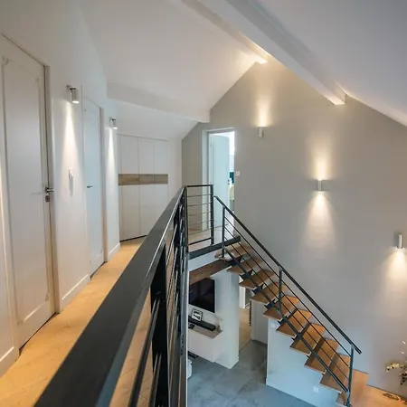 Villa Jardin Des Forts Avec Piscine, 2 Et Climatisation Proche De Lyon *